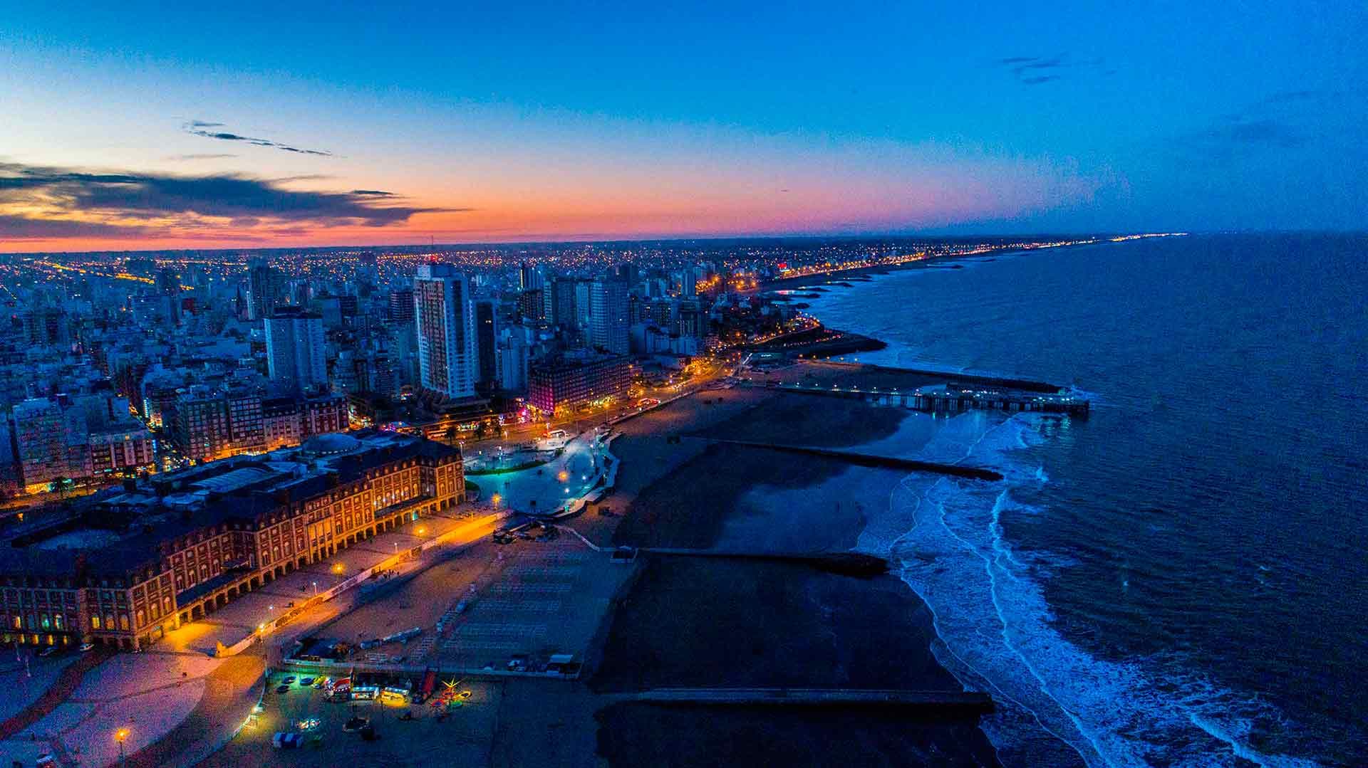 Vista nocturna de Mar del Plata